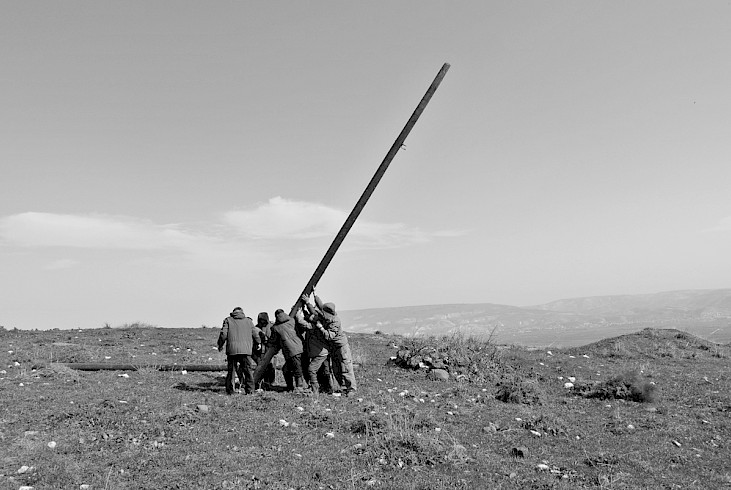 the tractor by oded hirsch